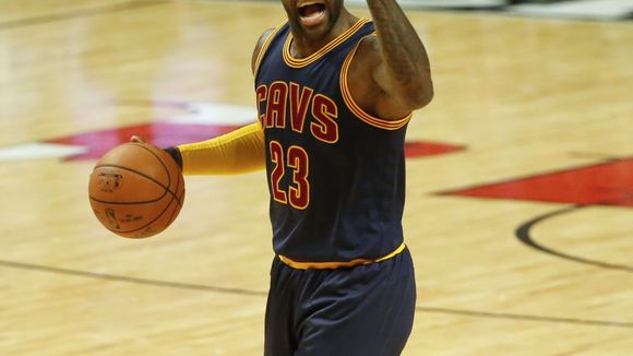 Lebron James : L'immense star NBA se glisse dans la peau du petit Prince