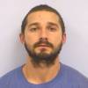 Mugshot de Shia LaBeouf arrêté pour ivresse sur la voie publique à Austin au Texas le 9 octobre 2015.  Shia LaBeouf poses for a mugshot photo after he was was arrested for Public Intoxication at the intersection of 6th Street and San Jacinto Boulevard on October 9, 2015 in Austin, Texas.09/10/2015 - Austin