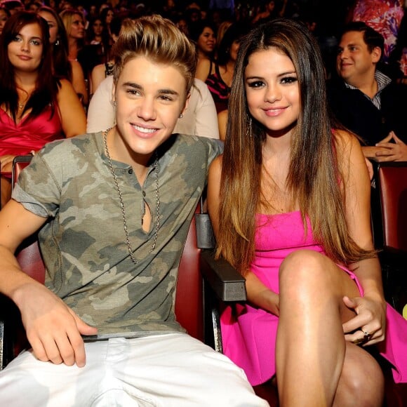 Justin Bieber et Selena Gomez lors de la cérémonie des Teen Choice Awards 2012, Los Angeles, le 22 juillet 2012