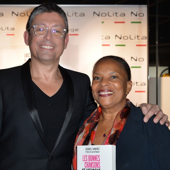 Jacques Sanchez et Christiane Taubira - Photocall pour le lancement du livre "Les bonnes chansons ne meurent jamais" de J. Sanchez au NoLita à Paris, le 4 novembre 2015. © Veeren/Bestimage