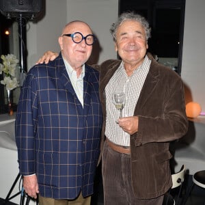 Jean-Pierre Coffe et Pierre Perret - Cocktail pour le lancement du livre "Les bonnes chansons ne meurent jamais" de J. Sanchez au NoLita à Paris, le 4 novembre 2015. © Veeren/Bestimage