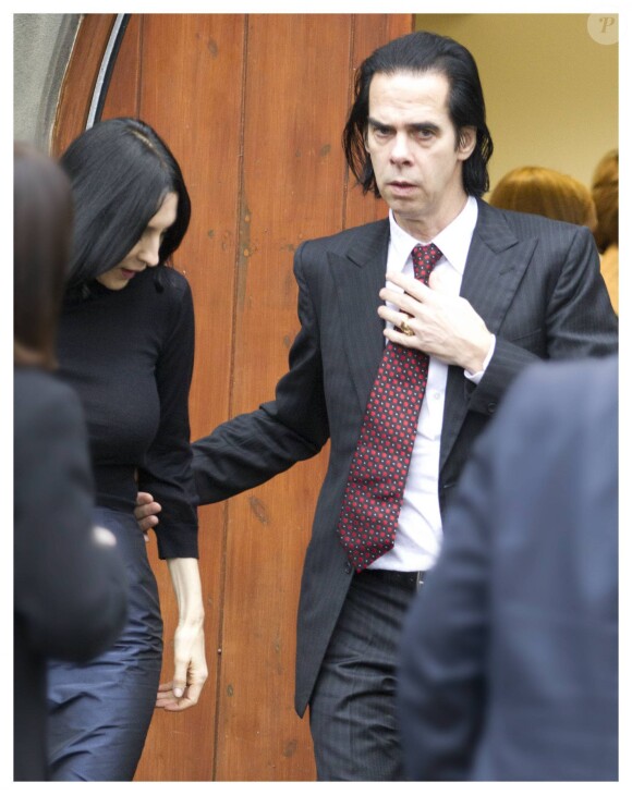 Nick Cave et sa femme Susie au bureau du coroner pour connaître les circonstances du décès de leur fils Arthur à Brighton le 9 novembre 2015.