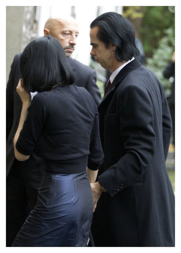 Nick Cave et sa femme Susie au bureau du coroner pour connaître les circonstances du décès de leur fils Arthur à Brighton le 9 novembre 2015.