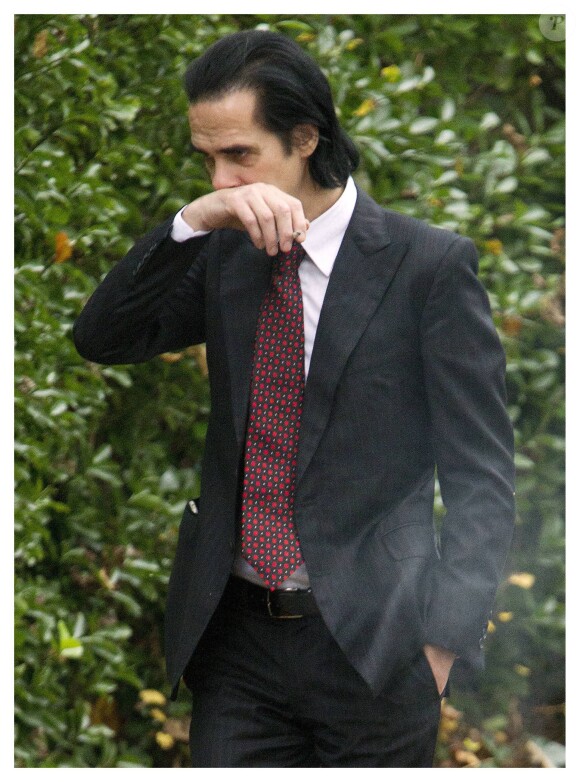 Nick Cave et sa femme Susie au bureau du coroner pour connaître les circonstances du décès de leur fils Arthur à Brighton le 9 novembre 2015.