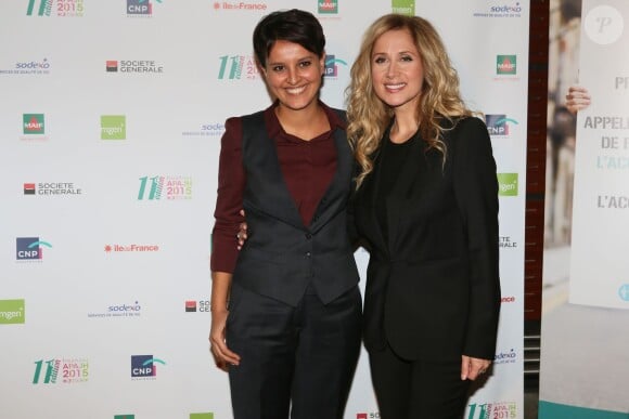 Najat Vallaud-Belkacem, Ministre de l'Éducation nationale, de l'Enseignement supérieur et de la Recherche et Lara Fabian - 11e édition des Trophées de la fédération des APAJH au Carrousel du Louvres, à Paris, le 10 novembre 2015.