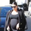 Kim Kardashian enceinte est allée déjeuner au restaurant 'Nate'n Al Delicatessen' à Beverly Hills, le 5 novembre 2015