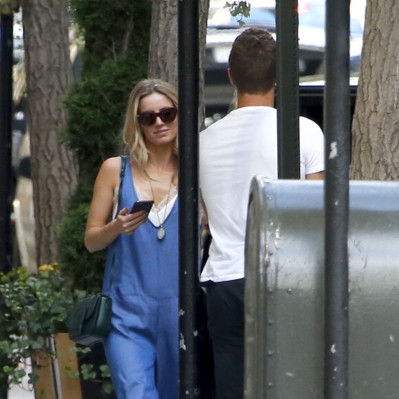 Semi-Exclusif - Chris Martin et l'actrice Annabelle Willis se rendent à l'hôtel Carlyle à New York le 20 août 2015.