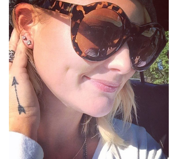 Miranda Lambert s'est offert un deuxième piercing à l'oreille pour son anniversaire / photo postée sur Instagram.