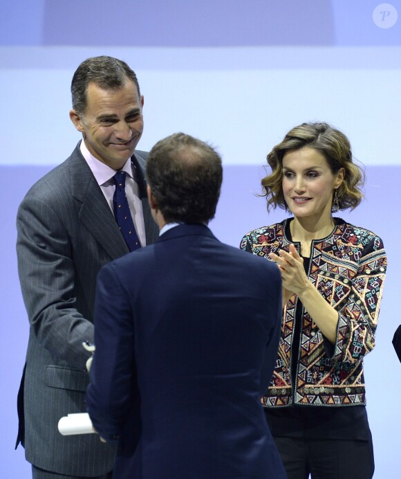Le roi Felipe VI et la reine Letizia d'Espagne lors de la remise des accréditations des ambassadeurs de la marque Espagne à Madrid le 12 novembre 2015