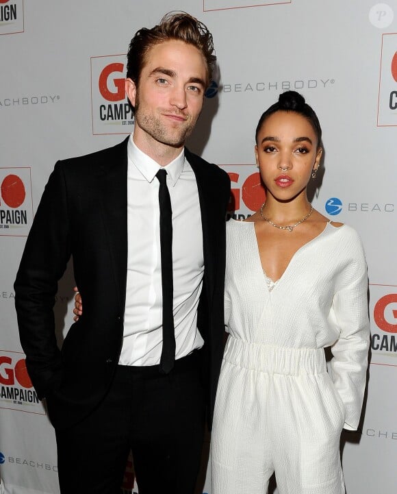 Robert Pattinson et FKA twigs lors de la 8e soirée Go Campaign Gala à Los Angeles, le 12 novembre 2015.