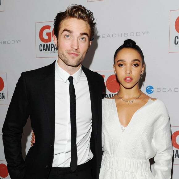 Robert Pattinson et FKA twigs lors de la 8e soirée Go Campaign Gala à Los Angeles, le 12 novembre 2015.