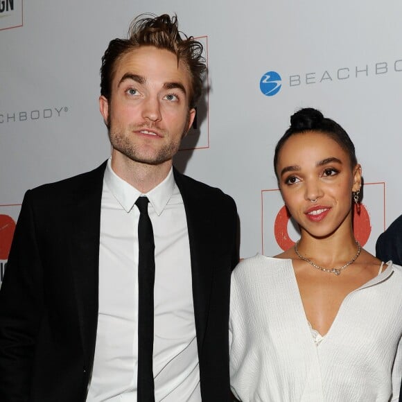 Robert Pattinson et FKA twigs lors de la 8e soirée Go Campaign Gala à Los Angeles, le 12 novembre 2015.