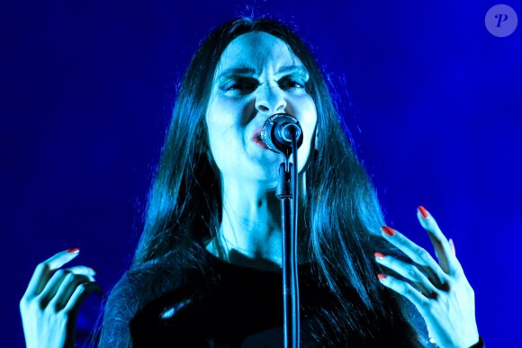 Exclusif - Simone Ringer en concert avec Minuit au festival Les inRocKs Philips à la Cigale à Paris, le 12 novembre 2015.