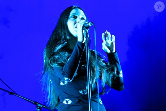 Exclusif - Simone Ringer en concert avec Minuit au festival Les inRocKs Philips à la Cigale à Paris, le 12 novembre 2015.