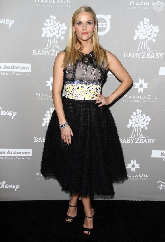 Reese Witherspoon assiste au gala de la fondation Baby2Baby à Culver City, le 14 novembre 2015.