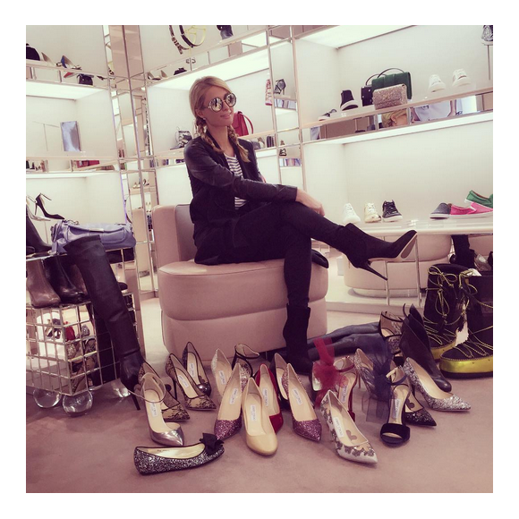 Paris Hilton dévalise Jimmy Choo / photo postée sur le compte Instagram de l'héritière américaine.