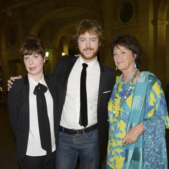 Anny Duperey, son fils Gaël Giraudeau et sa compagne Anne Auffret - 100 ans déjà ! - Hommage à Gisèle Casadesus au Théatre Edouard Vll à Paris le 29 septembre 2014.