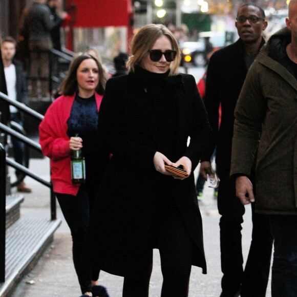 Adele fait du shopping dans le quartier de SoHo à New York, le 15 novembre 2015