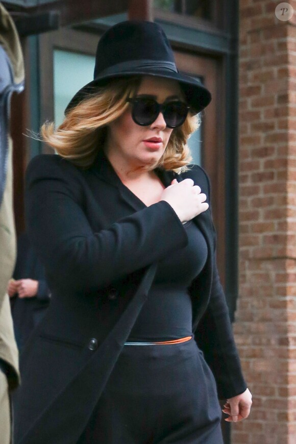 La chanteuse Adele à la sortie de son hôtel à New York, le 14 novembre 2015