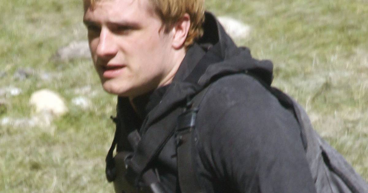 Josh Hutcherson Sur Le Tournage Du Film Hunger Games La Revolte A Noisy Le Grand Le 15 Mai 14 Purepeople