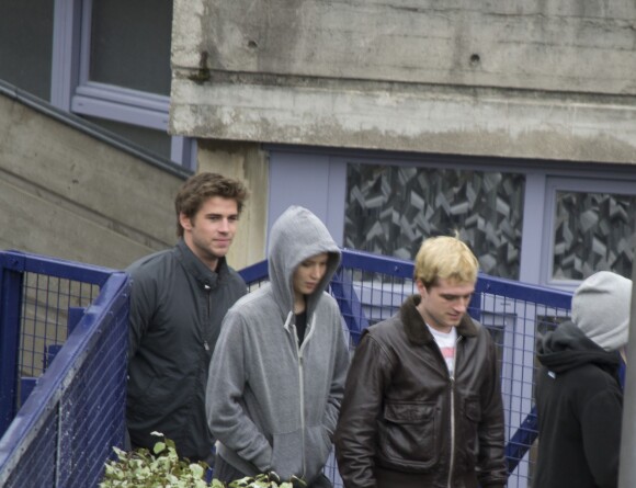 Exclusif - Liam Hemsworth, Jennifer Lawrence, Josh Hutcherson - Tournage du troisième film "Hunger Games : La révolte" à Ivry-sur-Seine le 8 mai 2014.