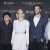 Woody Harrelson, Josh Hutcherson, Jennifer Lawrence (habillée en Dior), Liam Hemsworth et Francis Lawrence (réalisateur) lors du photocall du film "The Hunger Games - La Révolte : Part 2" organisé à l'hôtel Plaza Athénée à Paris, le 9 novembre 2015.