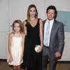 Mark Wahlberg avec sa femme Rhea Durham et leur fille Ella Rae Wahlberg à la soirée «Operation Smile» à l'hôtel «The Beverly Wilshire» à Beverly Hills, le 2 octobre 2015