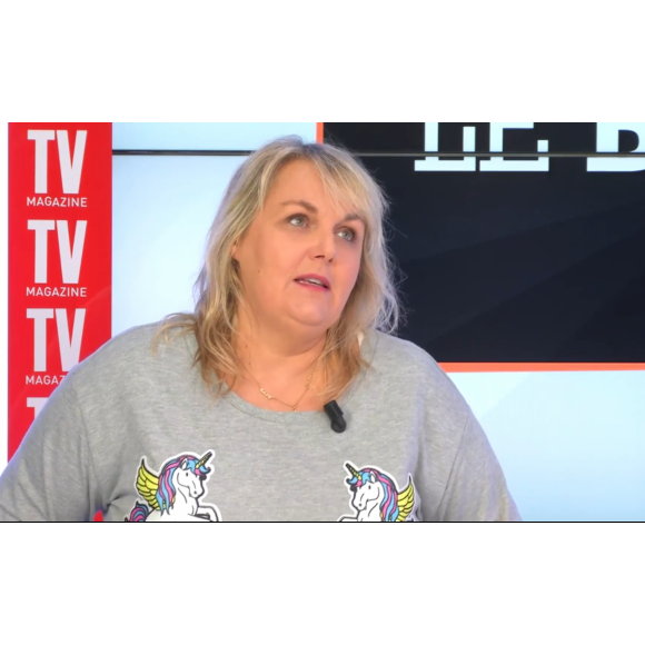 Valérie Damidot pousse un nouveau coup de gueule contre ceux qui ont critiqué son travail dans D&CO sur M6 sur le plateau Buzz TV. Novembre 2015.