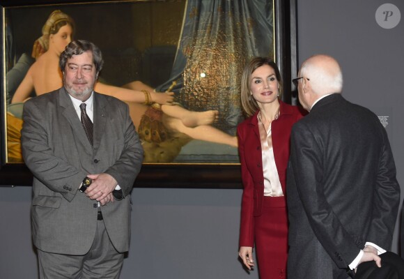 La reine Letizia d'Espagne, ici devant La Grande Odalisque, inaugurait le 23 novembre 2015 l'exposition "Ingres" au musée du Prado à Madrid.