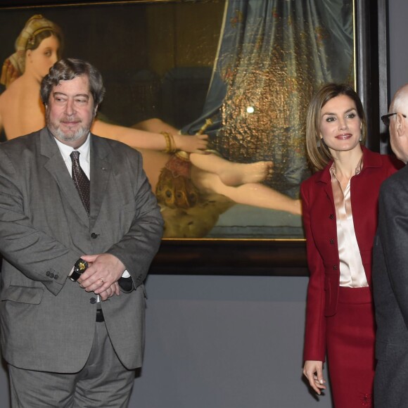 La reine Letizia d'Espagne, ici devant La Grande Odalisque, inaugurait le 23 novembre 2015 l'exposition "Ingres" au musée du Prado à Madrid.