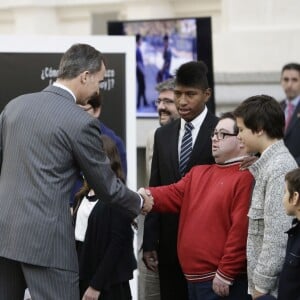 Le roi Felipe VI et son père le roi Juan Carlos Ier d'Espagne présidaient l'assemblée générale de la Fondation Cotec à Madrid, le 23 novembre 2015.