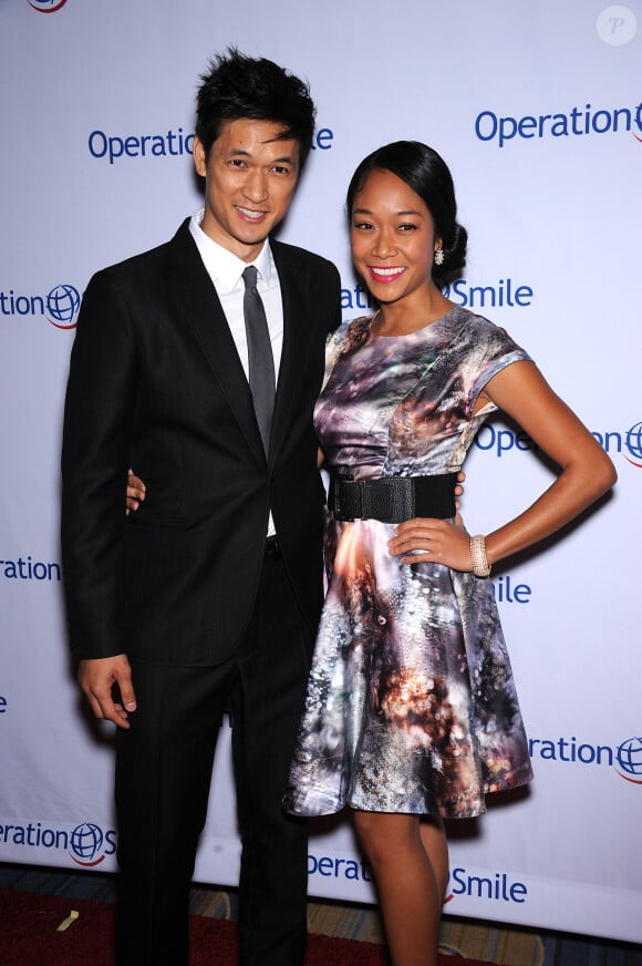 Harry Shum Jr. & Shelby Rabara au gala Operation Smile à Beverly Hills, Los Angeles, le 27 septembre 2013