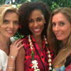 Miss France 2016 : coulisses de leur séjour de Préparation à Tahiti. Selfie avec d'anciennes camarades pour Sylvie Tellier