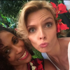 Miss France 2016 : coulisses de leur séjour de Préparation à Tahiti. Selfie avec d'anciennes camarades pour Sylvie Tellier