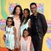 Chris Rock en famille lors des Nickelodeon's 27th Annual Kids' Choice Awards à Los Angeles, le 29 mars 2014. Ntombi est la plus petite des trois filles.