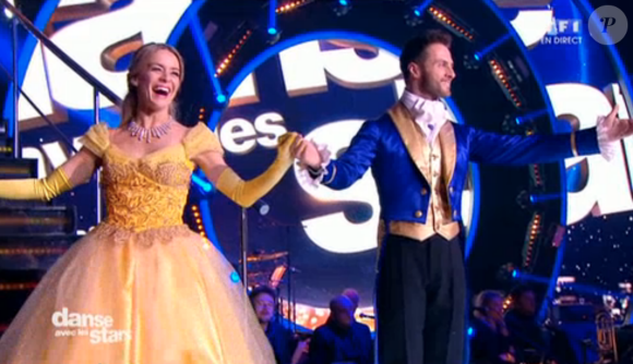 Véronic DiCaire et son partenaire, dans Danse avec les stars 6, le samedi 28 novembre 2015 sur TF1.