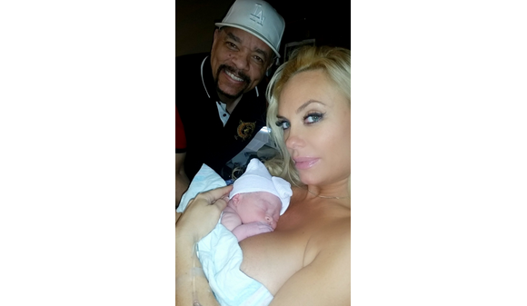 Le rappeur Ice-T et sa femme Coco Austin ont donné naissance à Chanel Nicole, le 28 novembre 2015 / photo postée sur Instagram au mois de novembre 2015.
