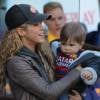 La chanteuse Shakira avec son fils Milan - Ambiance dans les tribunes du Camp Nou avec Les familles des joueurs du club de football de Barcelone le 28 novembre 2015.