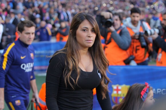 Antonella Rocuzzo, la femme de Leo Messi - Ambiance dans les tribunes du Camp Nou avec Les familles des joueurs du club de football de Barcelone le 28 novembre 2015.