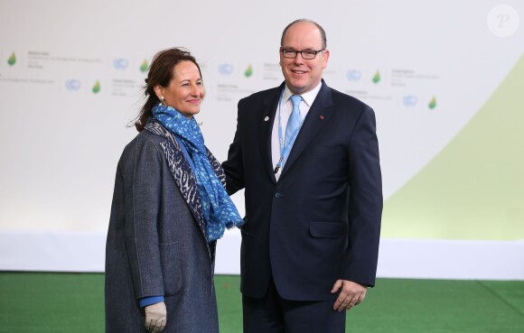 Ségolène Royal et le prince Albert II de Monaco - Arrivées des 150 chefs d'Etat pour le lancement de la 21ème conférence sur le climat (COP21) au Bourget le 30 novembre 2015. © Dominique Jacovides / Bestimage.