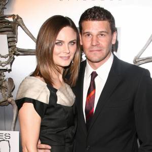 Emily Deschanel et David Boreanaz - Soirée pour célébrer le 100e épisode de Bones. West Hollywood, le 7 avril 2010.