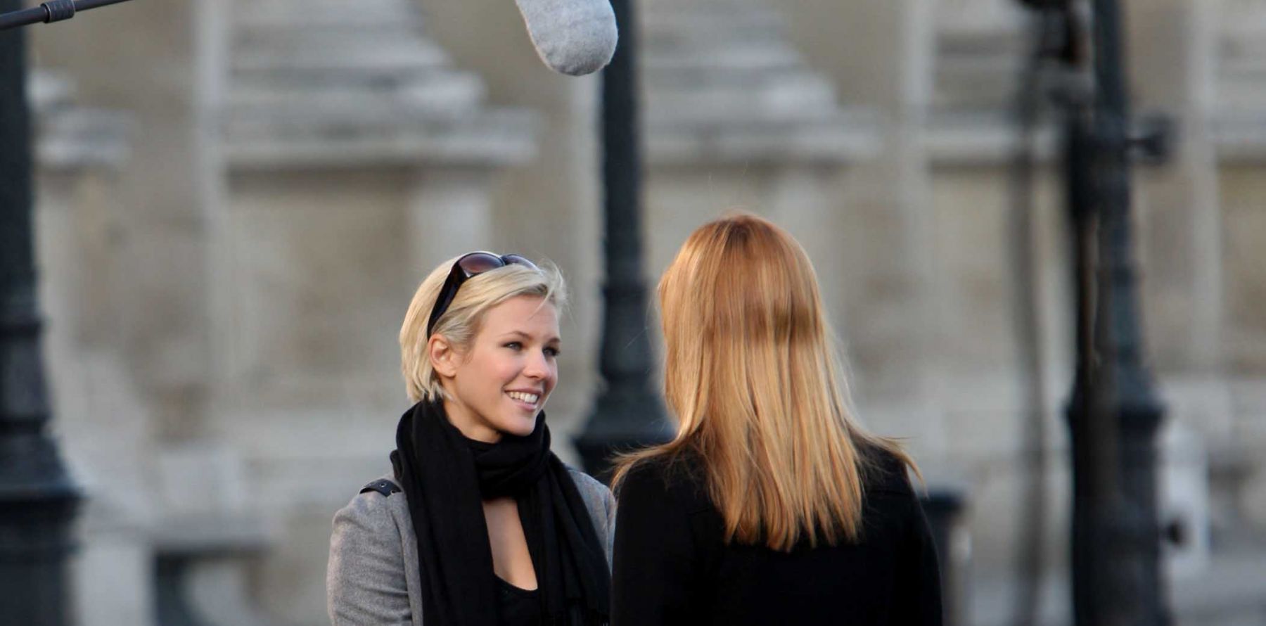 Plateau De Tournage Les Feux De L Amour REPORTAGE PHOTOS : Lorie et David Ginola en plein tournage des Feux de