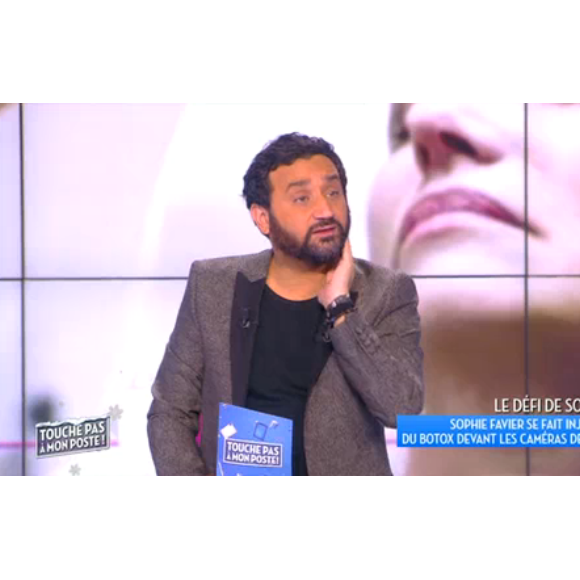 Cyril Hanouna présente Touche pas à mon poste sur D8, le jeudi 3 décembre 2015.