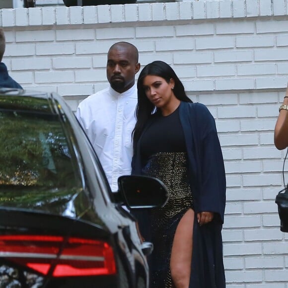 Kim Kardashian enceinte et son mari Kanye West au Chateau Marmont à Hollywood, le 20 octobre 2015.