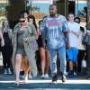 Kim Kardashian enceinte et son mari Kanye West quitte un cinéma à Thousand Oaks, le 7 octobre 2015.