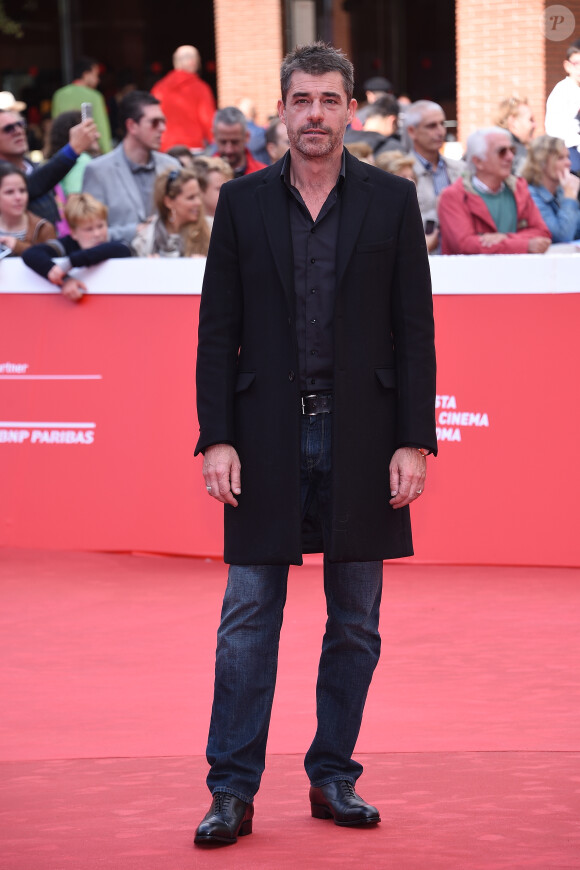 Thierry Neuvic (habillé en Fendi) - Tapis rouge du film "Belle et Sébastien" à Rome, le 17 octobre 2015.