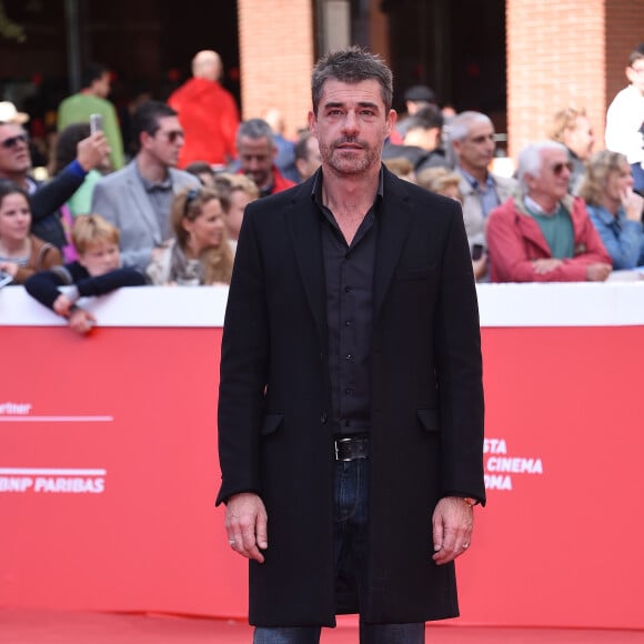 Thierry Neuvic (habillé en Fendi) - Tapis rouge du film "Belle et Sébastien" à Rome, le 17 octobre 2015.