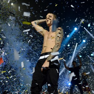 Justin Bieber sur la scène du Capital FM Jingle Bell Ball 2015 à l'O2 Arena de Londres, le 6 décembre 2015