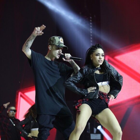 Justin Bieber sur la scène du Capital FM Jingle Bell Ball 2015 à l'O2 Arena de Londres, le 6 décembre 2015