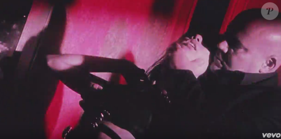 Bella Hadid dans le clip d'In The Night, la nouvelle chanson de son chéri The Weeknd : Image extraite de la vidéo postée sur Youtube, le 8 décembre 2015.